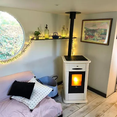 Insolite Péniche Amazonie Canal Du Midi Bateau-hôtel