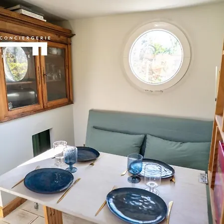 Bateau-hôtel Insolite Péniche Amazonie Canal Du Midi